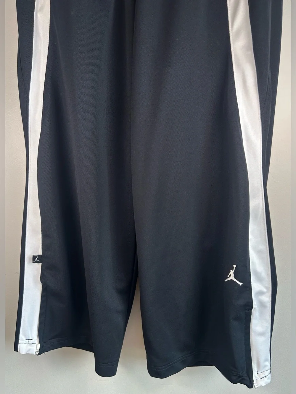 Air Jordan Men’s Track Pants Sz L Athletic Training Black White Stripe Ankle Zip - Picture 3 of 10